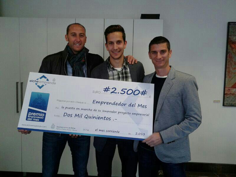 Premio Emprendedor del Mes a cuatro estudiantes